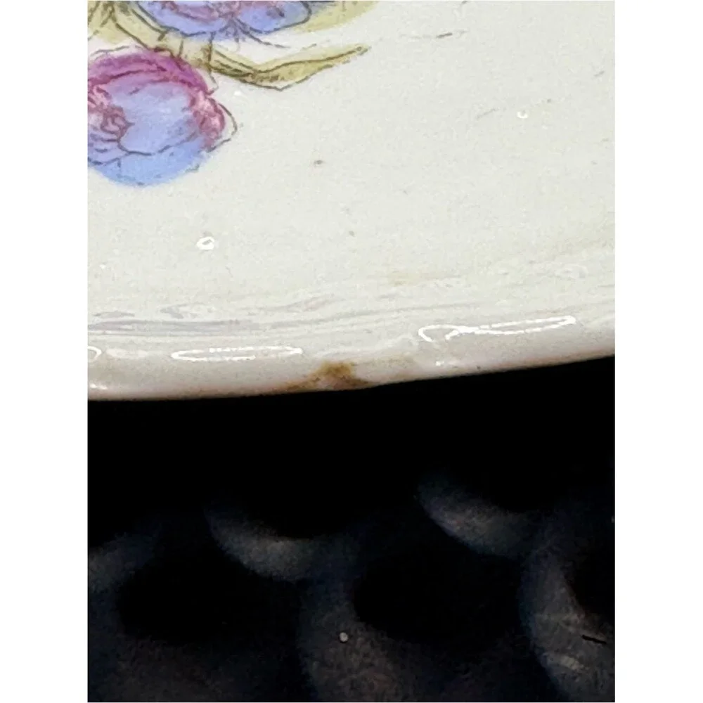 Porcelain Antique Reticulated Dish with Floral Motif